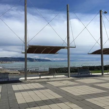 Apartment In Riviera Ligure