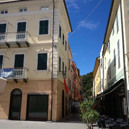 In Riviera Ligure בורגטו סנטו ספיריטו